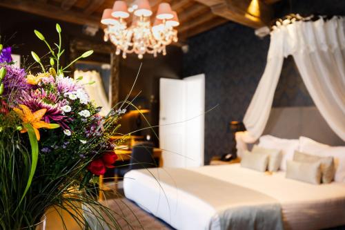 260091167 Luxury Boutique Hotel De Castillion