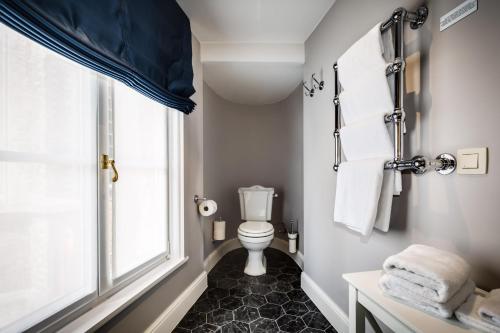260091174 Luxury Boutique Hotel De Castillion
