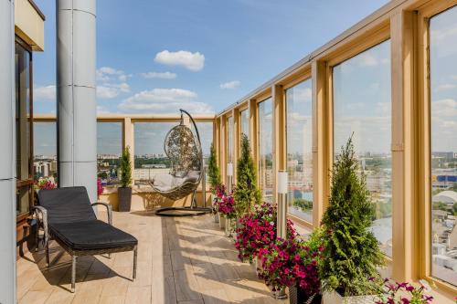 Natella Apartment - Penthouse Kievskaya 3 - main image