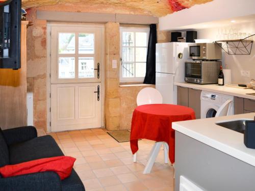 Holiday Home Gîte troglodytique - AZY106 gîte à louer Le Hay