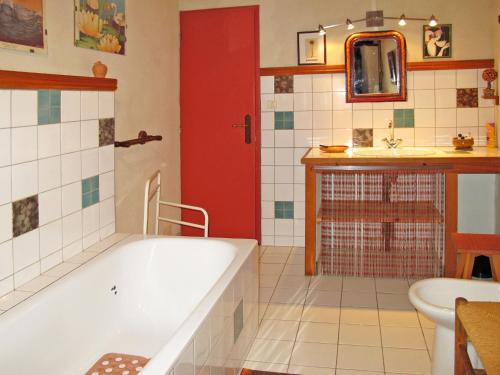 Holiday Home Le Clos - LRG110 gîte à louer Joannas