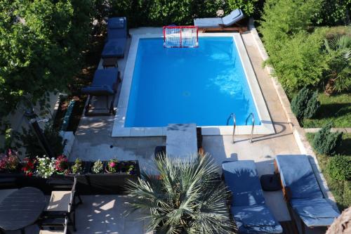 DUBROVNIK - IVANICA: “SUNNYHILLS APARTMENTS” WITH POOL