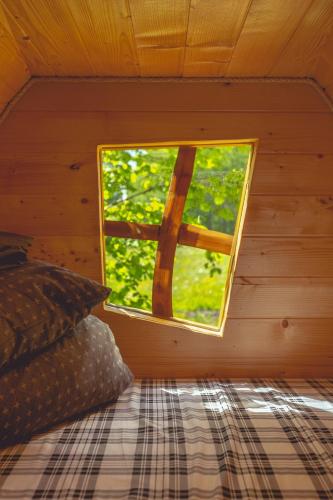 4 twin beds