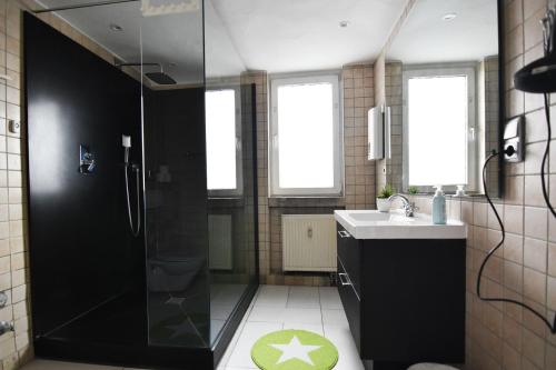 Dorya am Ring - Tap to explore photos