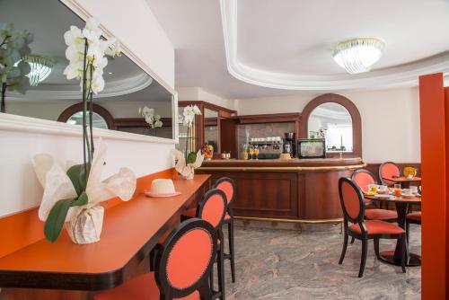 อาหารและเครื่องดื่ม, Hotel Olympia in โบโซเลย์