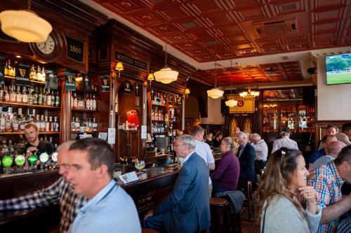 Thirteen On The Green - Eyre Square