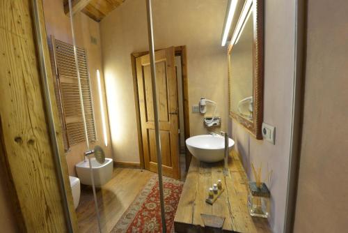 Superior Deluxe Double or Twin Room  image 4