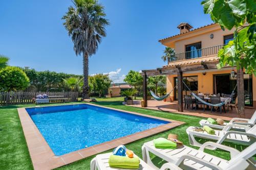 VIlla Jaruco Lux, exclusiva zona residencial con Piscina & Aircon - Accommodation - Lloret de Mar