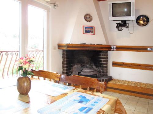  Apartment Babic - ISO300 in Rogač