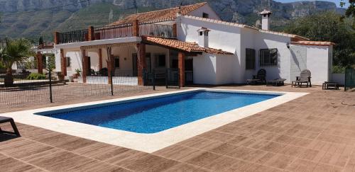 Swimming pool, Chalet Cami de Merle in Santa Llucia