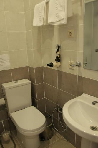 Agoy Guesthouse - image 2