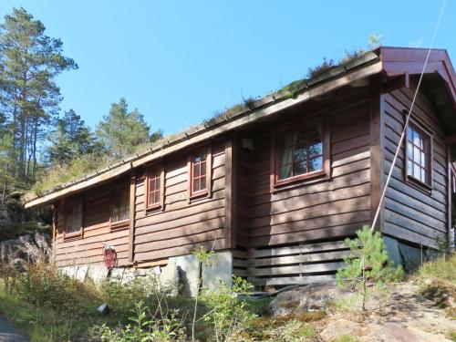 Chalet Anna by Interhome in 위트레뷔그다