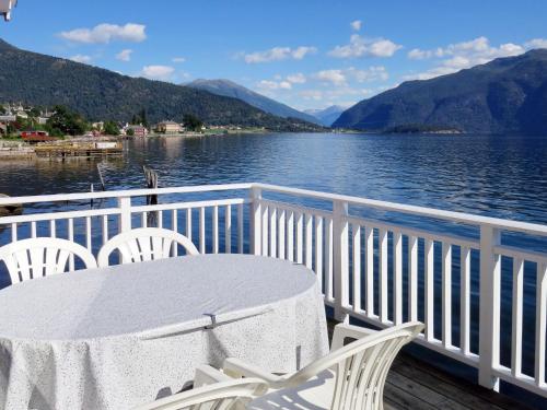 Chalet Naustet by Interhome in 巴勒斯特蘭市中心