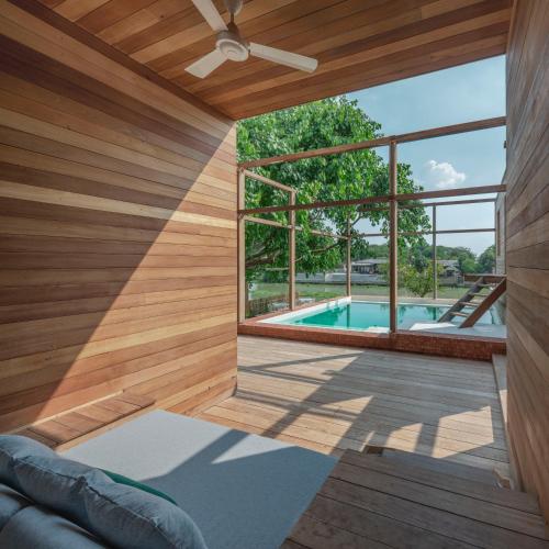 Erkély/terasz, Baan Pomphet near Portugál telep