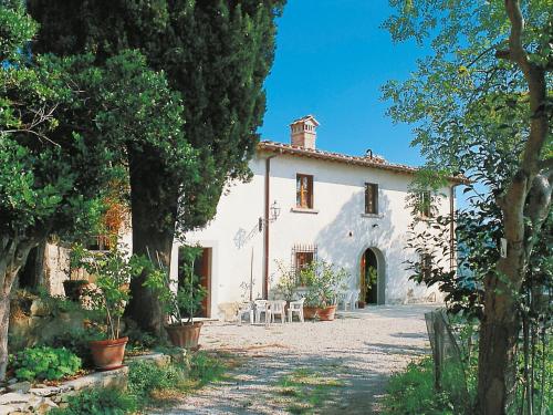  Holiday Home Chiesa by Interhome, Pension in Linari