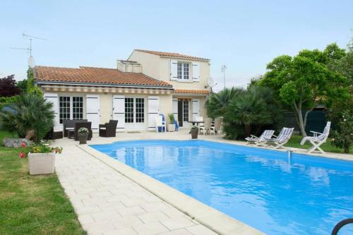 Villa de 4 chambres avec piscine privee jardin clos et wifi a Aytre a 5 km de la plage - Location, gîte - Aytré