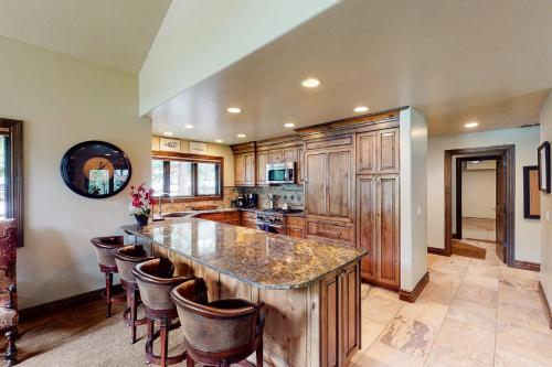 Skiway Chalet - image 2