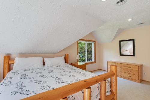 Moss Lake Majesty - image 2