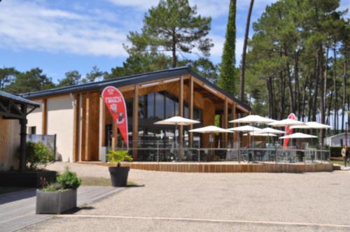 酒吧/高級酒吧, Mobilhome Côte Landaise Les Dunes de Contis 4 (Mobilhome Cote Landaise Les Dunes de Contis 4) in 博恩地區聖於連