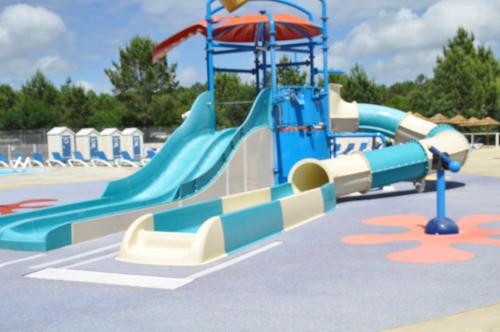 兒童遊樂場, Mobilhome Côte Landaise Les Dunes de Contis 4 (Mobilhome Cote Landaise Les Dunes de Contis 4) in 博恩地區聖於連