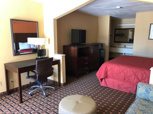 La Grange Executive Inn and Suites