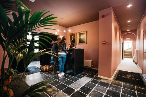 Monsieur Maurice Bar & Hotel 3