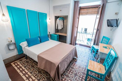 Double or Twin Room image 10