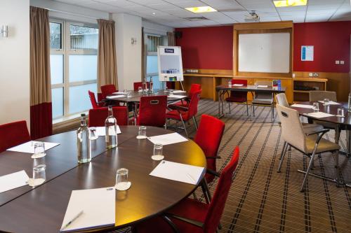 Holiday Inn Express Swindon West an IHG Hotel - image 14