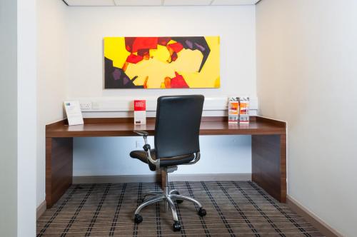 Holiday Inn Express Swindon West an IHG Hotel - image 7