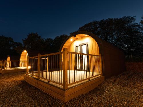Weedingshall Lodges - main image