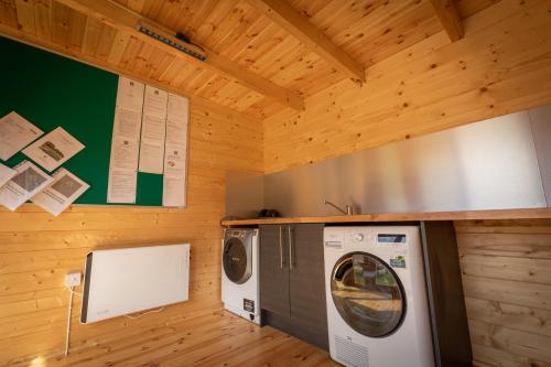 Weedingshall Lodges - image 2