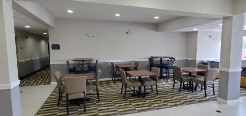 Microtel Inn & Suites by Wyndham Panama City