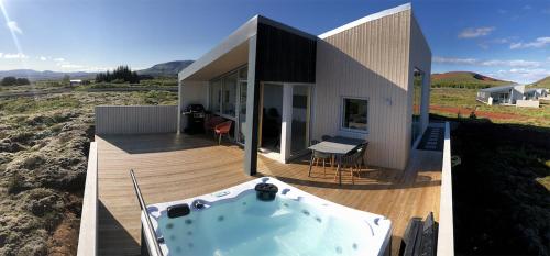 Kerbyggd: Luxury house and cottage in golden circle in Hveragerdi