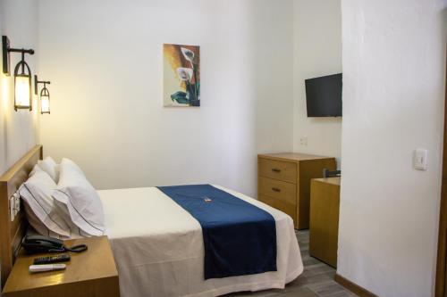 Standard Double Room image 5