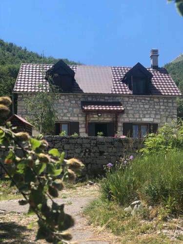 Lovcen Holiday Home