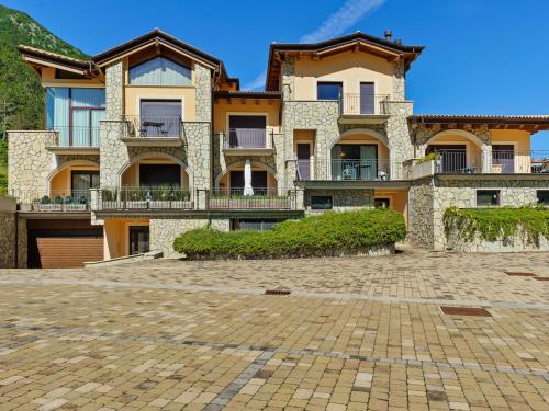Splendid Holiday Home in Scanno with Terrace gîte à louer Frattura