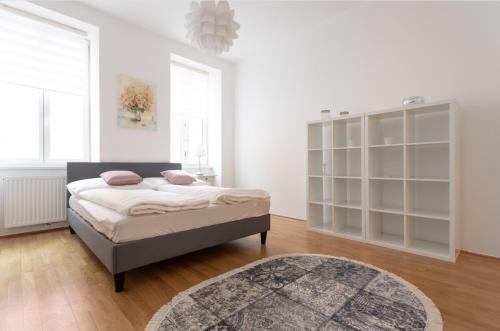 Next to city center and central station , Apt.1