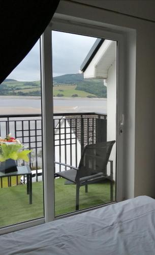 周邊環境, Roneragh Apartments Paul's place The Only Penthouse Apartment in 鄧格洛