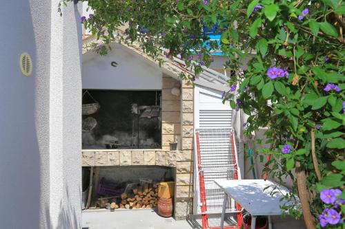 Apartments by the sea Makarska - 2630 - image 3