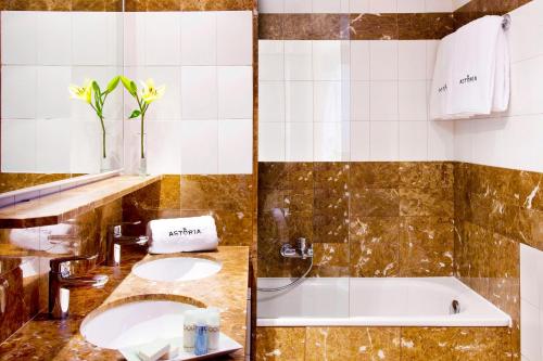 Hotel Astoria - image 9