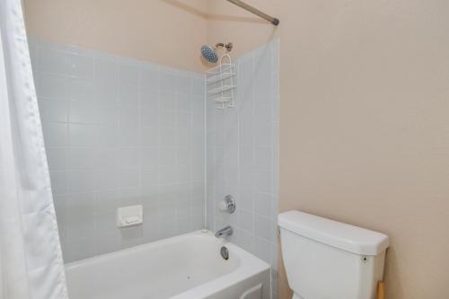 1 bedroom condo large living room