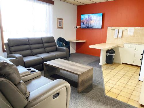 Deluxe Family Suite ( No Pets )