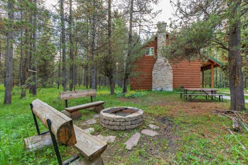 Spruce Fly by KABINO Fire Pit Satellite Big Yard Big Driveway WiFi Grill in Island Park, USA