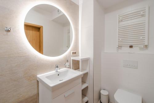 Aquamarina Prima Studio with Sea View by Noclegi Renters - image 3
