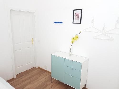 One-Bedroom Apartment image 9