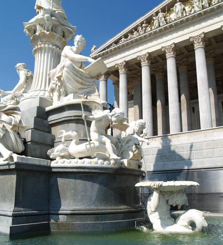 Sobieski Town Apartments - image 3