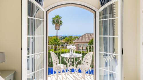 Golden Mile Villa Close to Beach