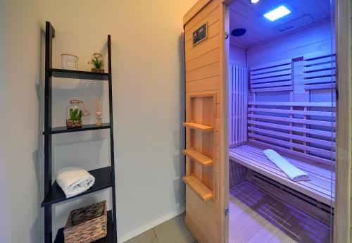 Sauna, Funkcjonalne i Stylowe Apartamenty Sun Seasons 24 w Karpaczu by Noclegi Renters in Karpacz