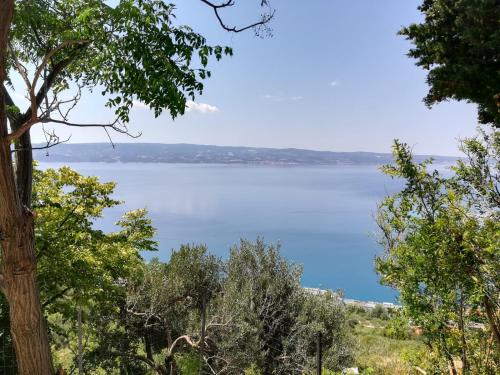 House B - with spacious terrace and beautiful view, Omiš (fotografie 3)