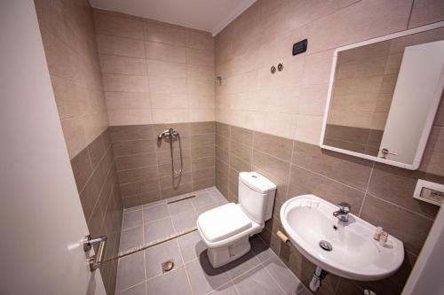 Hotel Miki - image 10